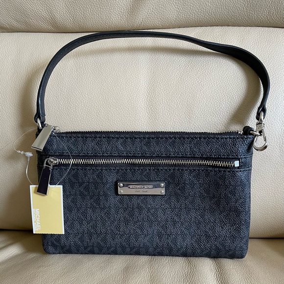 Michael Kors - Large Jet Set Wristlet Black & Silver - NWT! - Picture 1 of 3